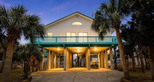 71 11th Ave W, Horseshoe Beach, FL, 32648 | Card Image