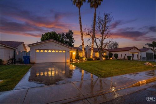 10600 Petalo Dr, Bakersfield, CA, 93311-2284 | Card Image