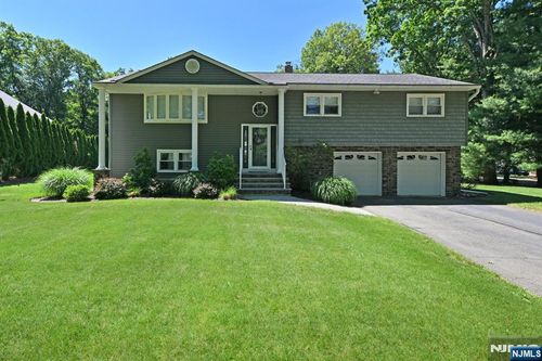 102 Lisa Ct, Wyckoff, NJ, 07481-3428 | Card Image