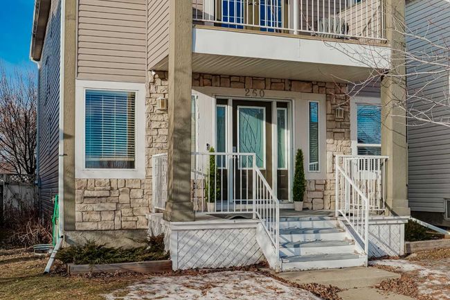 260 Chaparral Ridge Cir Se, House other with 4 bedrooms, 4 bathrooms and 2 parking in Calgary AB | Image 4