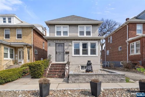 461 Greenmount Ave, Cliffside Park, NJ, 07010-1635 | Card Image