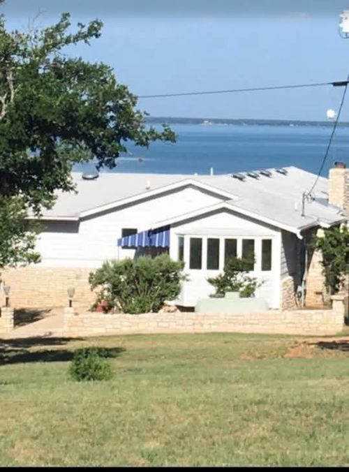 138 Suzann Ln, Burnet, TX, 78611-4011 | Card Image