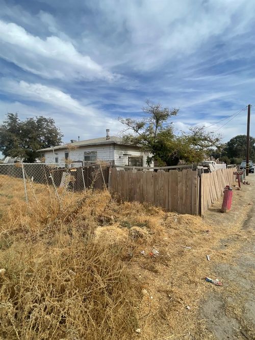 10696 Houston Ave, Hanford, CA, 93230-9064 | Card Image