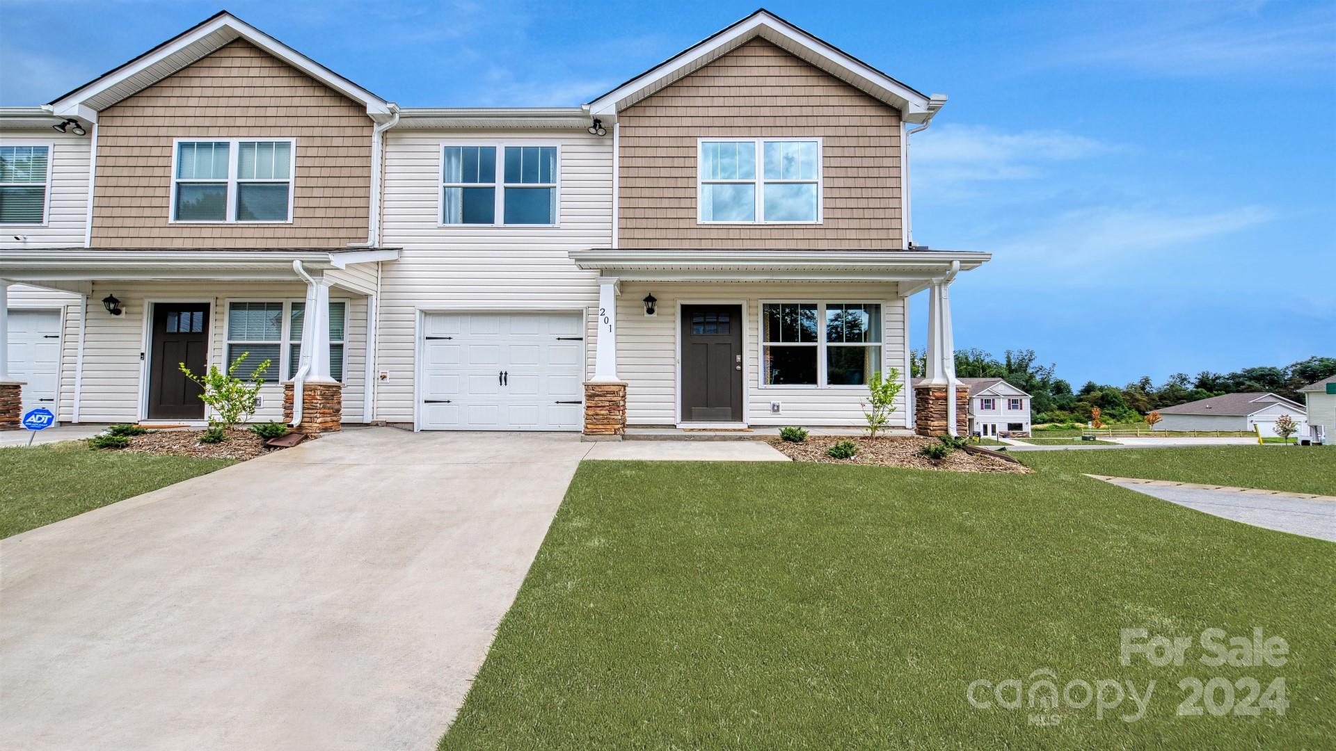 Clear Creek Ln, Waynesville, NC 28785