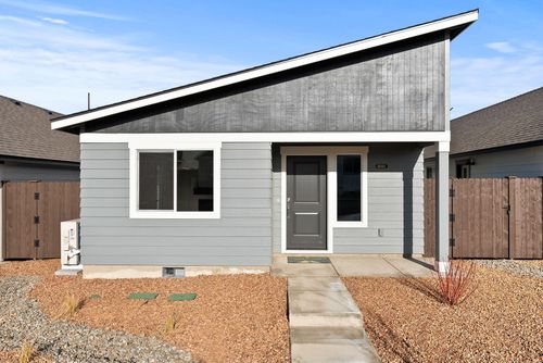 151-4083 Sw Obsidian Pl, Redmond, OR, 97756-6016 | Card Image