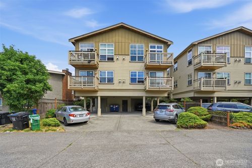 202-2433 Nw 59th St, Seattle, WA, 98107-3558 | Card Image