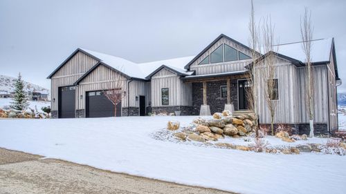 4 Range View Dr, Sheridan, WY, 82801-9072 | Card Image