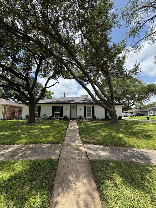 16602 David Glen Dr, Friendswood, TX, 77546-4102 | Card Image