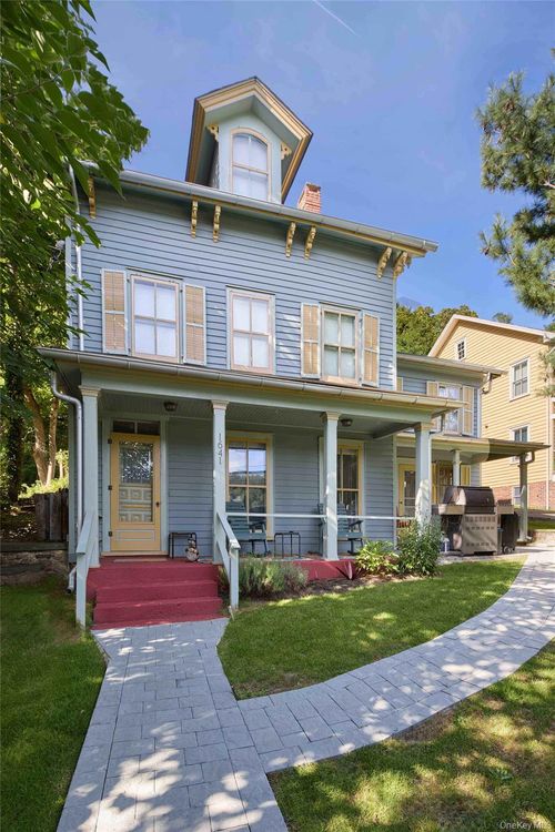 1641 Northern Blvd, Roslyn, NY, 11576-1103 | Card Image