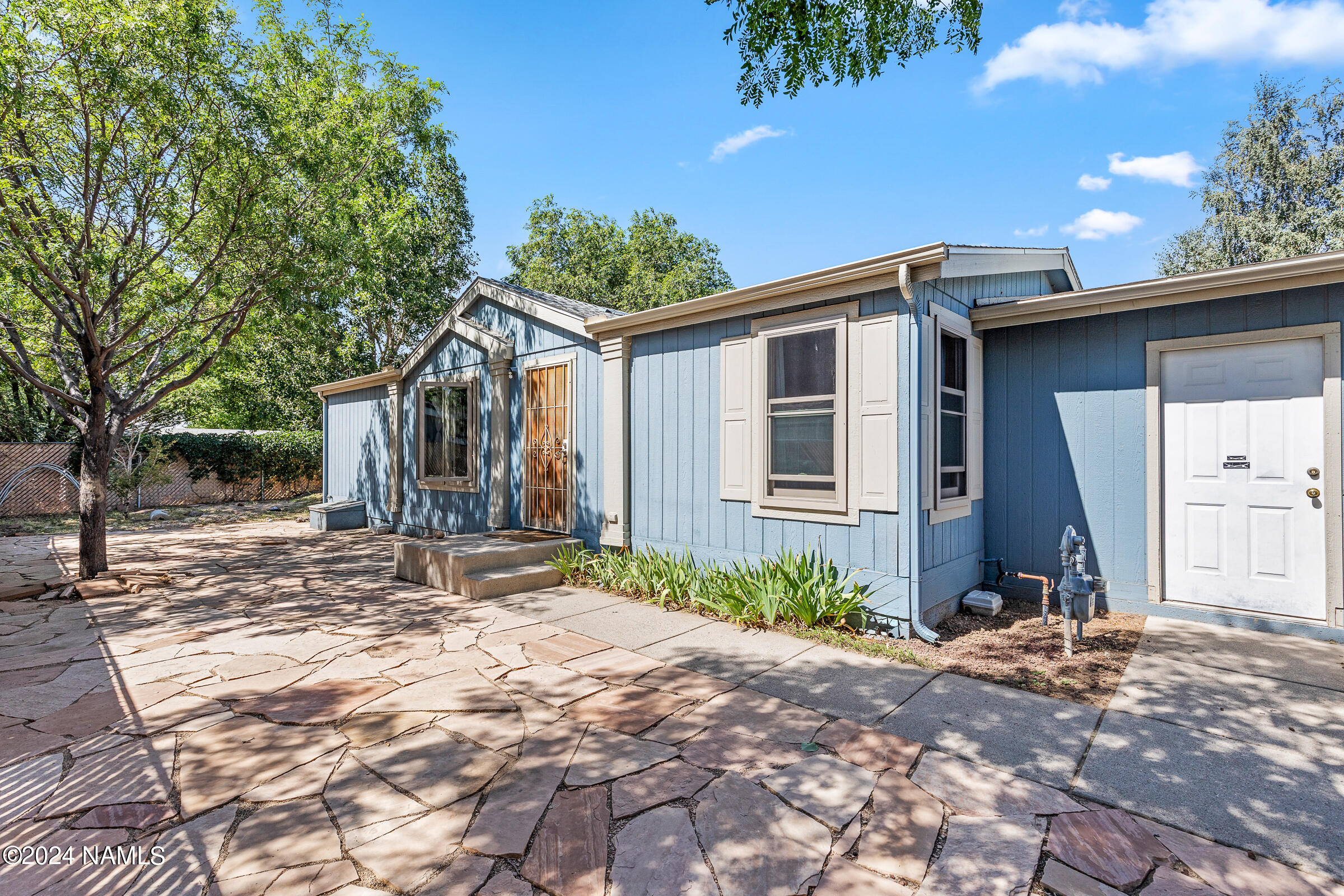 Lowell Dr, Flagstaff, AZ 86004