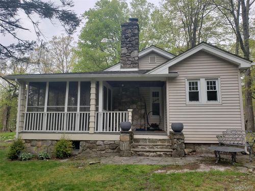 3-1 Mill Pond Ln, Warwick, NY, 10990-3587 | Card Image