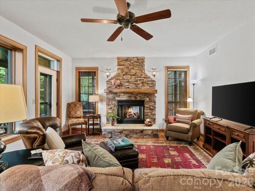 f202-81 Creekside Way, Burnsville, NC, 28714 | Card Image