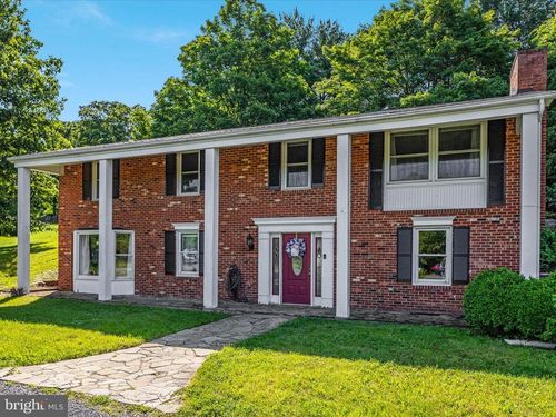 106 Lakeside Dr, STEPHENS CITY, VA, 22655-2206 | Card Image