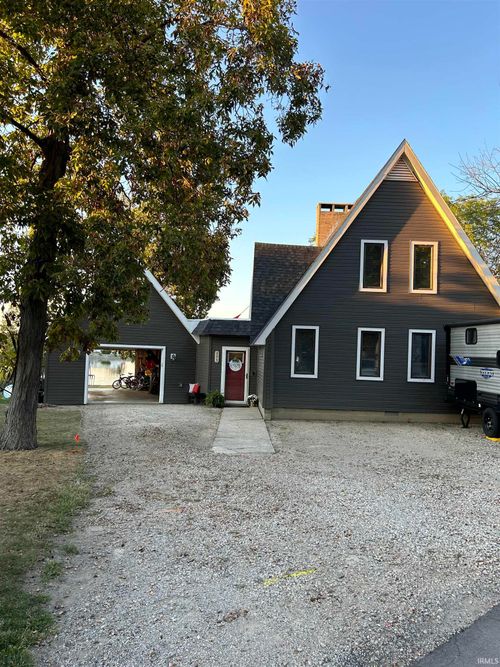 295 E Shore Dr, Geneva, IN, 46740-9659 | Card Image