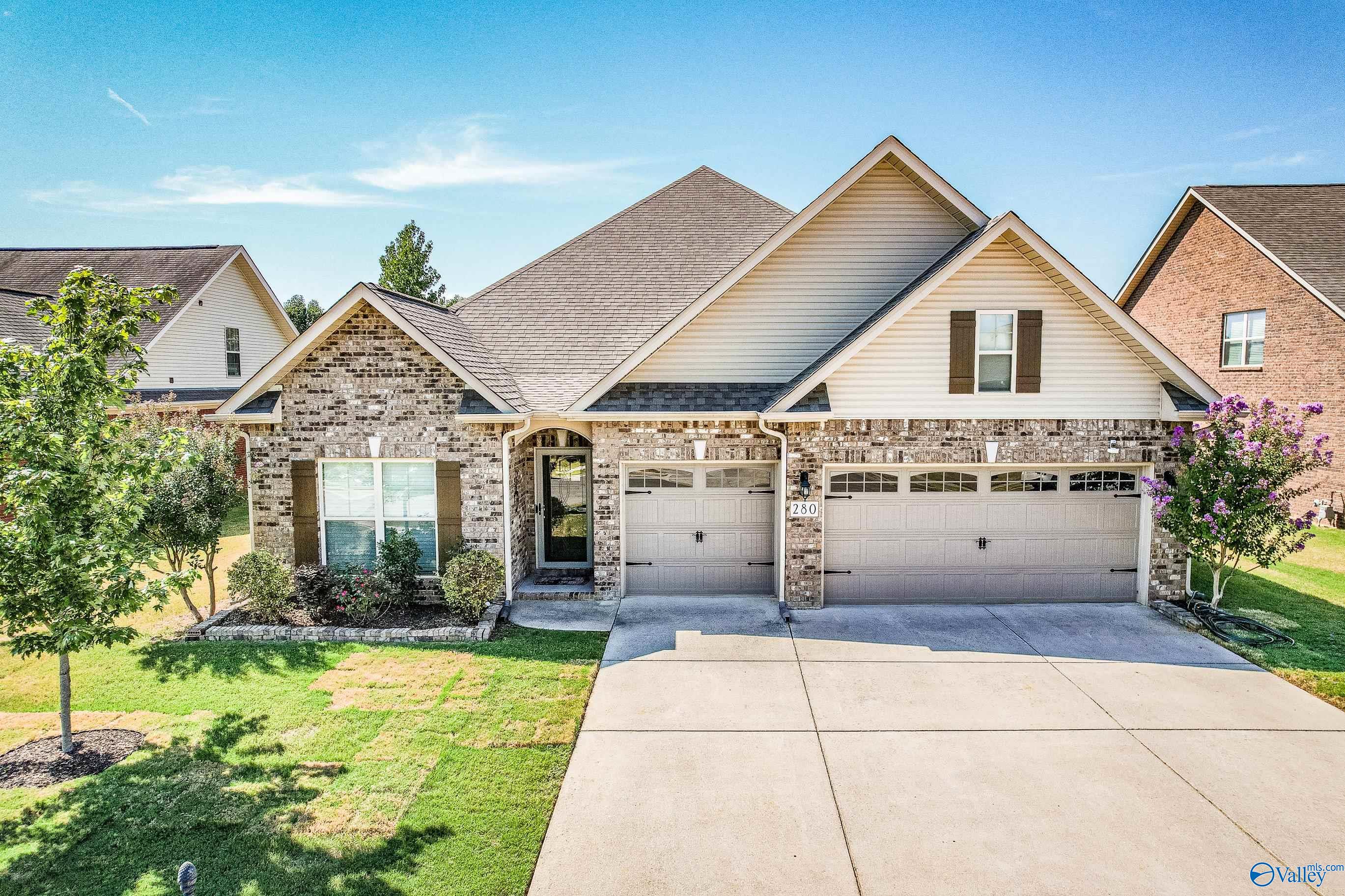 Dustin Ln, Madison, AL 35757