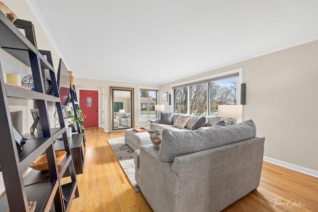 1926 Belleview Ave, House other with 3 bedrooms, 2 bathrooms and 2 parking in Westchester IL | Image 5