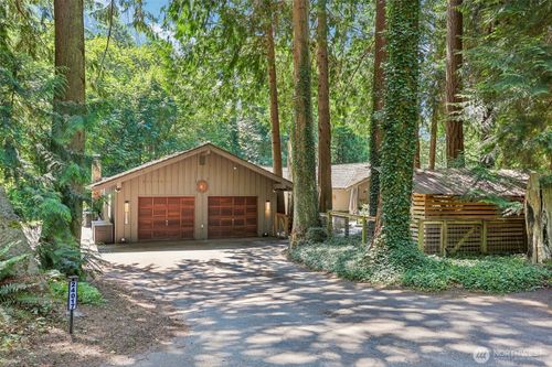 24017 Se 111th St, Issaquah, WA, 98027-8320 | Card Image