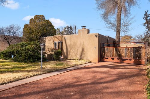 501 Laguna Blvd Sw, Albuquerque, NM, 87104-1116 | Card Image