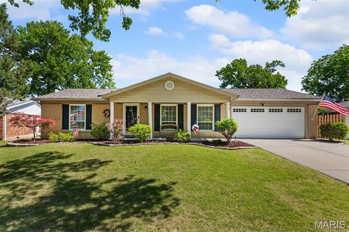 11805 Birmington Dr, Bridgeton, MO, 63044-2805 | Card Image