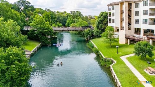 a115-401 W Lincoln St, New Braunfels, TX, 78130-4579 | Card Image
