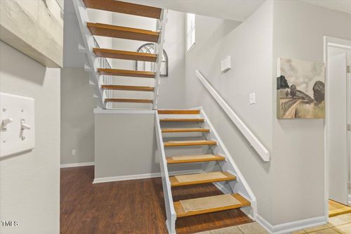 3916 Wendy Ln, Raleigh, NC, 27606-1864 | Card Image