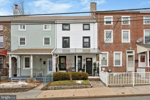 305 W Chestnut St, WEST CHESTER, PA, 19380-2519 | Card Image