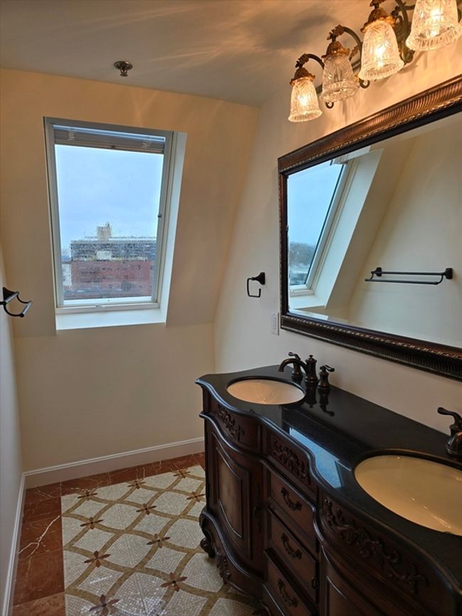 PH1 - 950 Massachusetts Ave, Condo with 2 bedrooms, 2 bathrooms and 1 parking in Cambridge MA | Image 11