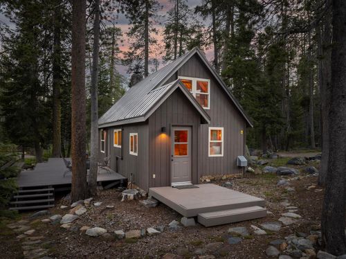 51498 Red Fir Drive, Soda Springs, CA, 95728 | Card Image