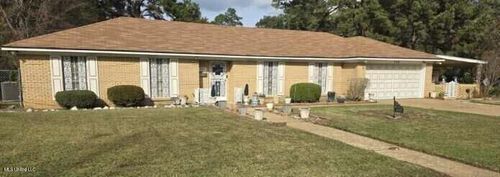 910 Watkins Pl, Jackson, MS, 39206-3701 | Card Image