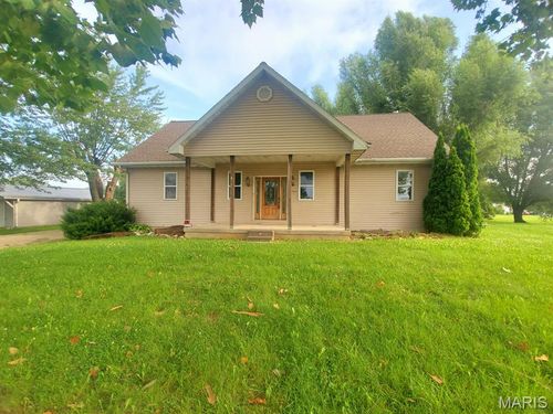 104 E Bryan St, Ewing, MO, 63440-1024 | Card Image