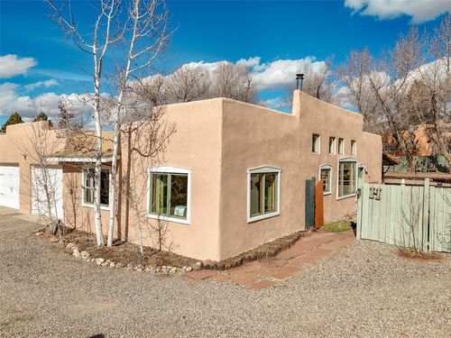 h-525 La Lomita Rd, Taos, NM, 87571-6926 | Card Image