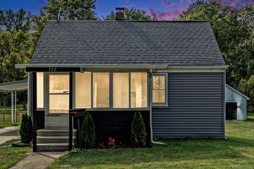 332 Newton Dr, Lake Orion, MI, 48362-3338 | Card Image