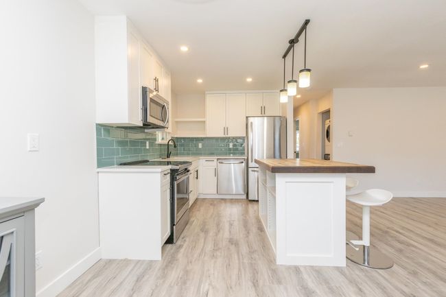 3758 Sefton St, Condo with 2 bedrooms, 1 bathrooms and 1 parking in Port Coquitlam BC | Image 6
