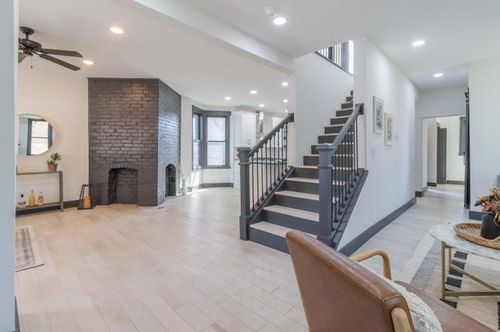 295 E 5th Ave, Columbus, OH, 43201-2817 | Card Image