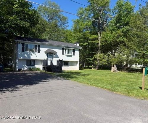 8111 Coco Dr, Pocono Summit, PA, 18346-7824 | Card Image