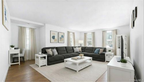 40 N Elm St, Beacon, NY, 12508-1946 | Card Image