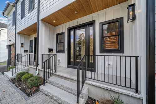 280-280 Nevada St, Newton, MA, 02460-1466 | Card Image