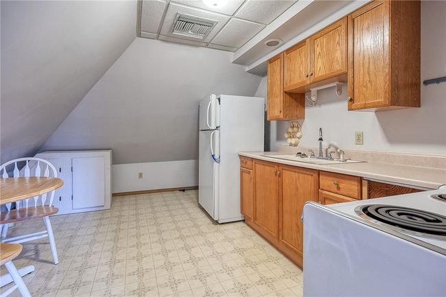 912 Howard St, House other with 5 bedrooms, 3 bathrooms and 5 parking in Monongahela PA | Image 32