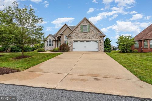 930 Cyprus Ln, MECHANICSBURG, PA, 17050-9203 | Card Image