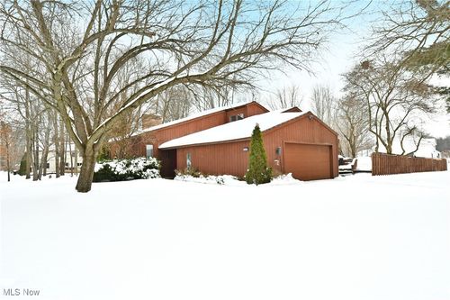 4650 Logan Gate Rd, Youngstown, OH, 44505-1714 | Card Image