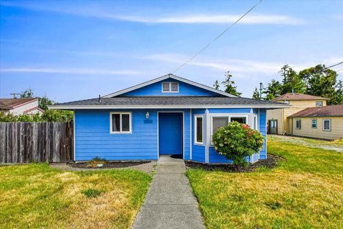 2727 Ridgeway St, Eureka, CA, 95501-0929 | Card Image