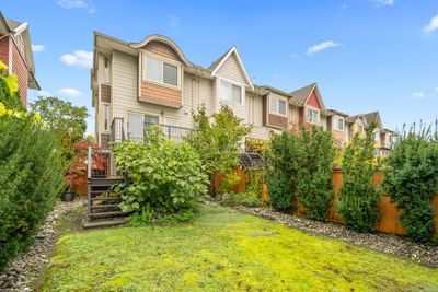 2022 Fraser Ave, Home with 2 bedrooms, 3 bathrooms and 2 parking in Port Coquitlam BC | Image 3