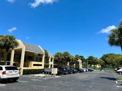 1422-1422 Meadows Cir W, Boynton Beach, FL, 33436-9203 | Card Image