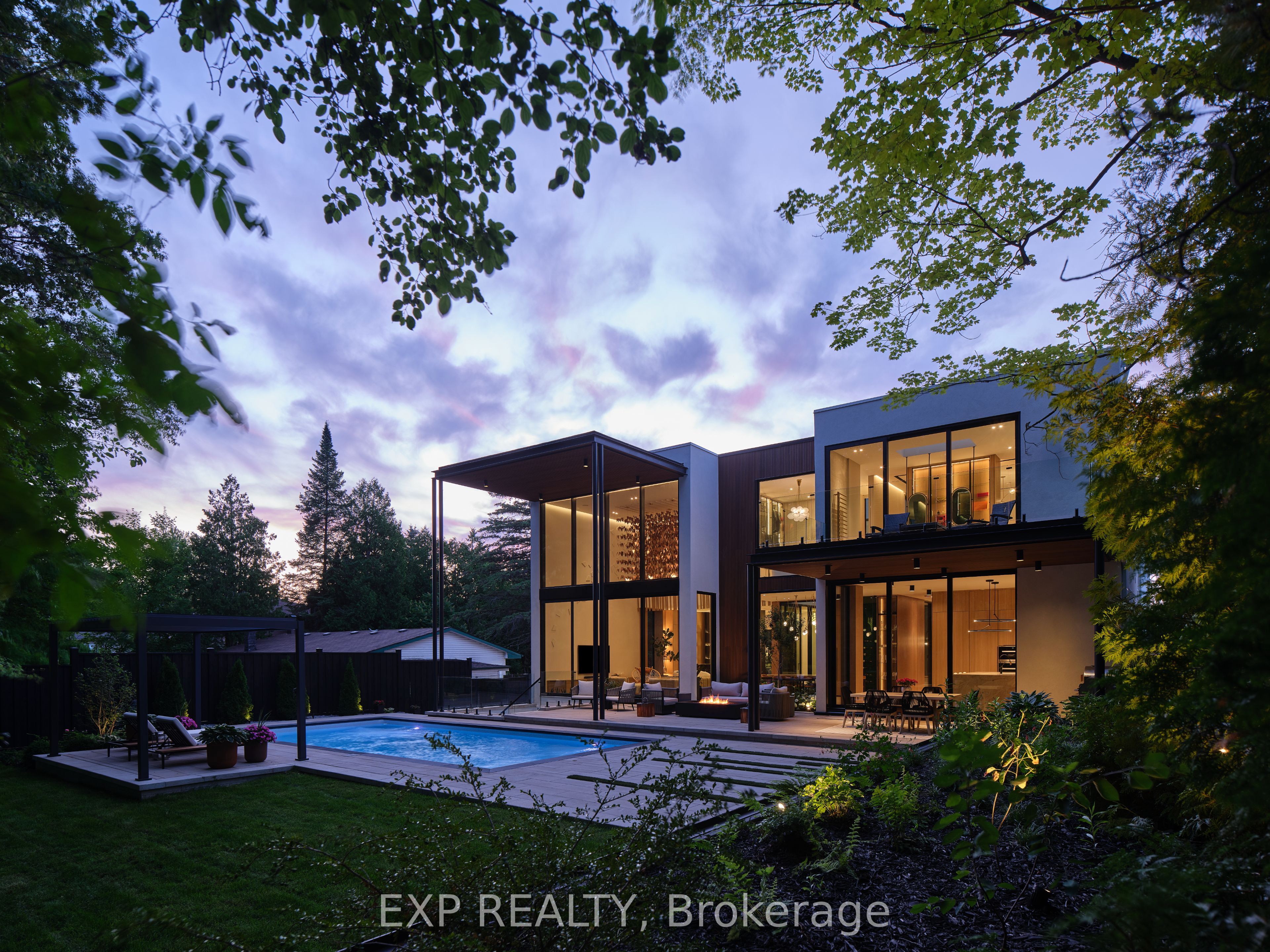 Residential in Richmond Hill 3