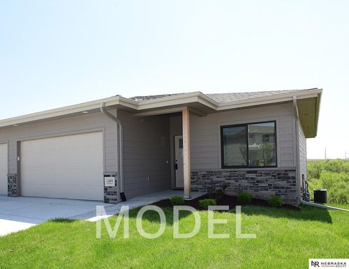14803 Willow St, Bennington, NE, 68007-5190 | Card Image