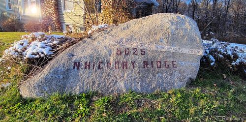 5025 N Hickory Ridge Rd, Highland, MI, 48357-2139 | Card Image