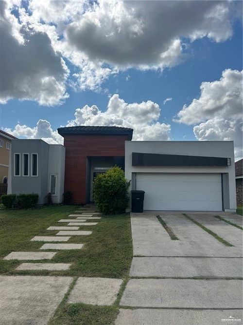 4505 Quince Ave, McAllen, TX, 78501-3669 | Card Image