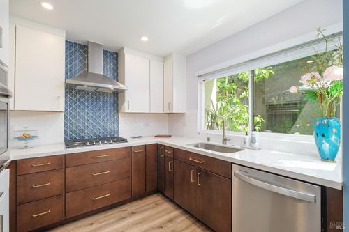 86 Sequoia Glen Ln, Novato, CA, 94947-5185 | Card Image
