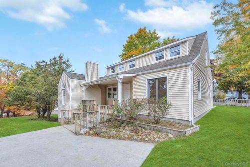 5 Wolf Hill Rd, Huntingtn Sta, NY, 11746-4261 | Card Image
