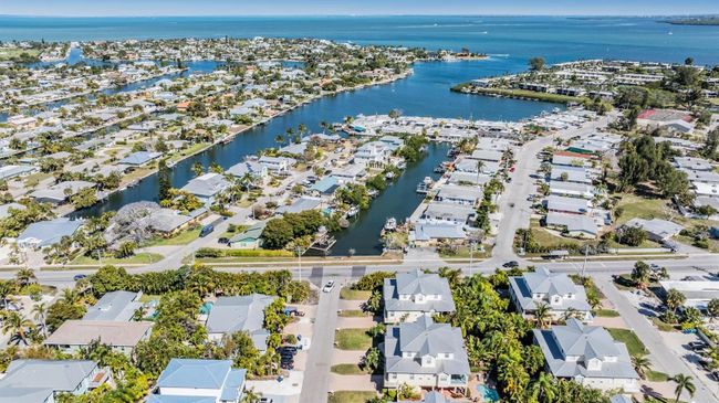315 64 Th St, Condo with 3 bedrooms, 3 bathrooms and null parking in Holmes Beach FL | Image 56